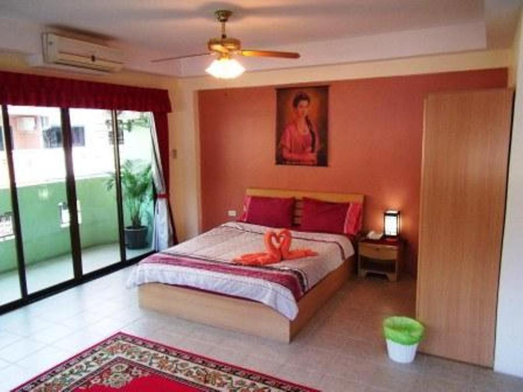 Billabong Hotel Pattaya Zimmer foto